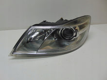 Laden Sie das Bild in den Galerie-Viewer, Frontscheinwerfer Skoda Octavia II 1Z1941015 Xenon Ein Stück (Rechts oder Links) SCH3078937849he
