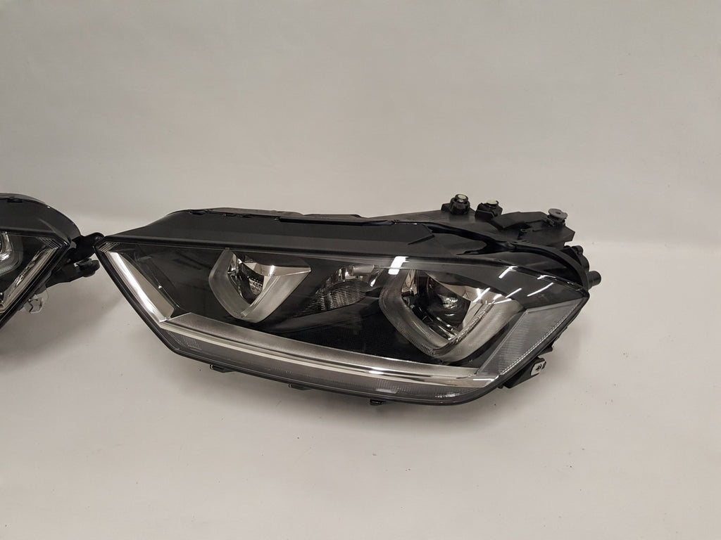 Frontscheinwerfer VW Sportsvan 90067949 Xenon Ein Stück (Rechts oder Links)