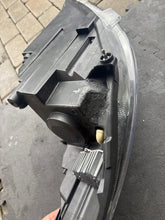 Laden Sie das Bild in den Galerie-Viewer, Frontscheinwerfer Ford Fiesta L1BB-13E015-CD LED Links Scheinwerfer Headlight SCH9928026031oo