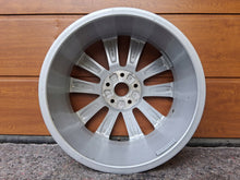 Laden Sie das Bild in den Galerie-Viewer, 1x Alufelge 18 Zoll 7.0" 5x112 43ET Glanz Silber 83A601025G Audi Q3 Rim Wheel FEL7826236615pe