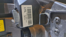 Laden Sie das Bild in den Galerie-Viewer, Frontscheinwerfer Kia Sportage IV 92101-F1100 130732947000 Links Headlight SCH4563745996fg
