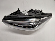 Laden Sie das Bild in den Galerie-Viewer, Frontscheinwerfer Mercedes-Benz W247 A2479064701 Links Scheinwerfer Headlight SCH6776125980nt