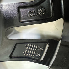 Load image into Gallery viewer, 1x Alufelge 16 Zoll 7.0" 5x112 48ET Glanz Schwarz 5H0601025 VW Golf Viii FEL7964957898rf