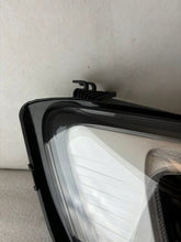 Load image into Gallery viewer, Frontscheinwerfer Renault Master 260105567R Rechts Scheinwerfer Headlight