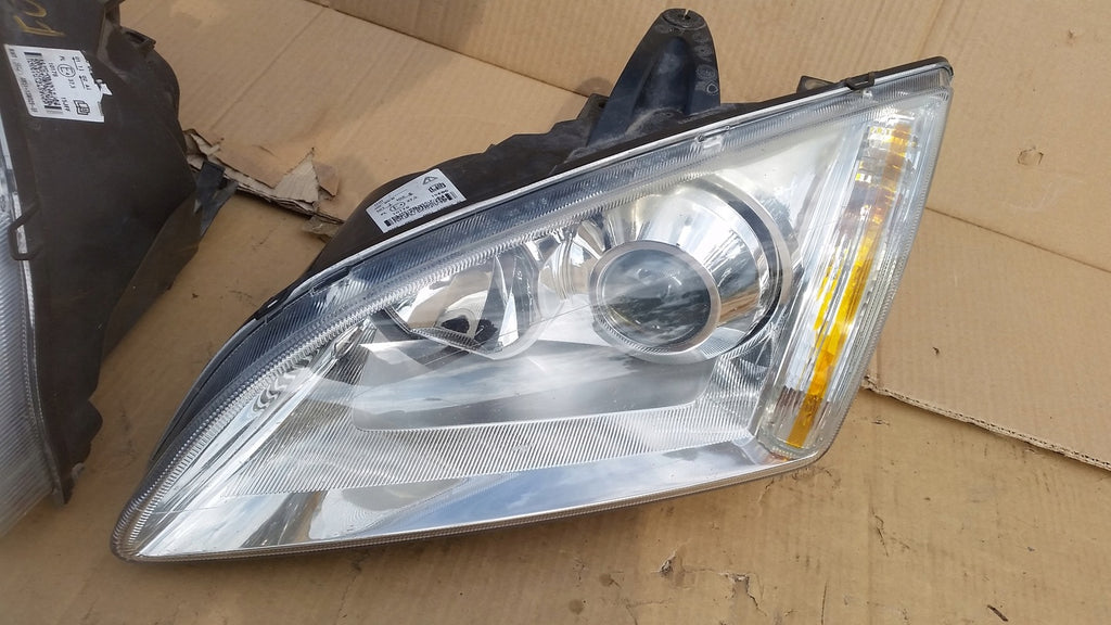 Frontscheinwerfer Ford Focus 4M51-13W03029-EF Xenon Links Scheinwerfer Headlight