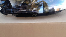 Laden Sie das Bild in den Galerie-Viewer, Frontscheinwerfer Skoda Fabia IV 6VB941015 Links Scheinwerfer Headlight SCH4841702591bl