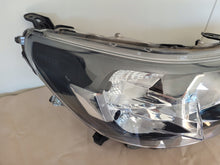 Laden Sie das Bild in den Galerie-Viewer, Frontscheinwerfer Toyota Hilux VIII 1EJ-923364-040 Rechts Scheinwerfer Headlight SCH3946517238hv