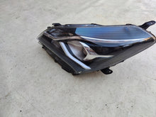 Load image into Gallery viewer, Frontscheinwerfer Toyota Yaris FPW1718 Ein Stück (Rechts oder Links) Headlight SCH2834695399ia