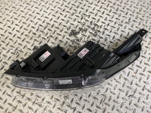 Laden Sie das Bild in den Galerie-Viewer, Frontscheinwerfer Kia Ceed 92102-J7500 Rechts Scheinwerfer Headlight SCH9574087011ny