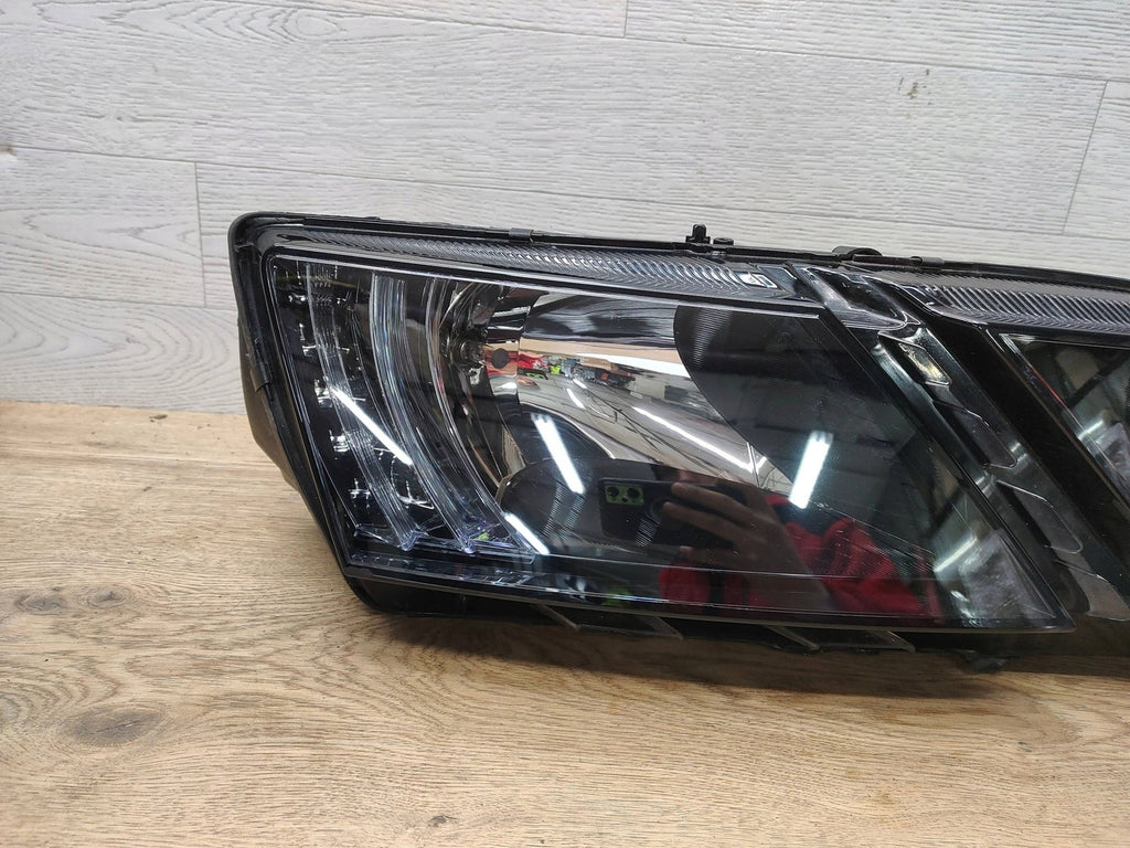 Frontscheinwerfer Skoda Octavia 5E1941016C Rechts Scheinwerfer Headlight SCH5155778084iy