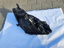 Load image into Gallery viewer, Frontscheinwerfer Toyota Yaris Links Scheinwerfer Headlight