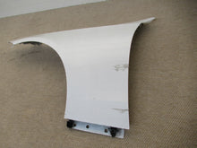 Laden Sie das Bild in den Galerie-Viewer, Kotflügel Mercedes-Benz W206 Vorne Links