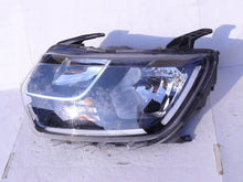 Load image into Gallery viewer, Frontscheinwerfer Dacia Duster 260609367R Ein Stück (Rechts oder Links)