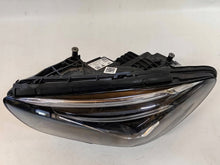 Laden Sie das Bild in den Galerie-Viewer, Frontscheinwerfer Mercedes-Benz W247 A2479061105 Links Scheinwerfer Headlight SCH2246396601qf