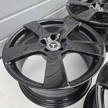 Laden Sie das Bild in den Galerie-Viewer, 4x Alufelge 18 Zoll 8.5" 5x112 48ET Glanz Schwarz A2124011402 Mercedes-Benz W212 FEL8032378297yq