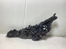 Laden Sie das Bild in den Galerie-Viewer, Frontscheinwerfer Toyota Corolla 81110-02S70 81110-02S78 LED Rechts oder Links