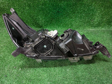 Load image into Gallery viewer, Frontscheinwerfer Toyota Hilux VIII Links Scheinwerfer Headlight SCH8051231135jo