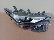 Laden Sie das Bild in den Galerie-Viewer, Frontscheinwerfer Toyota Auris 81110-02K60 Rechts Scheinwerfer Headlight