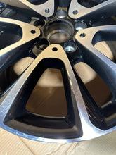 Load image into Gallery viewer, 1x Alufelge 18 Zoll 8.0&quot; 5x112 43ET A2134011600 Mercedes-Benz W213 S213