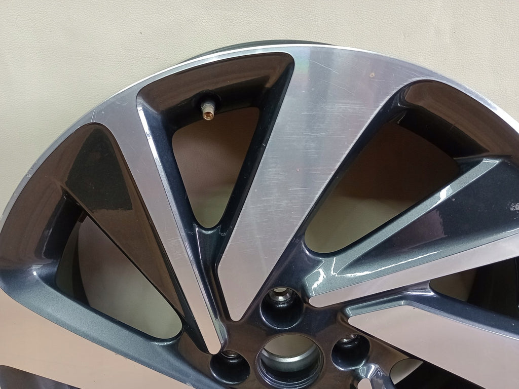 1x Alufelge 18 Zoll 5.0" 4x100 40ET Glanz Schwarz CMS1211-3 Toyota Aygo X FEL8521500984vv