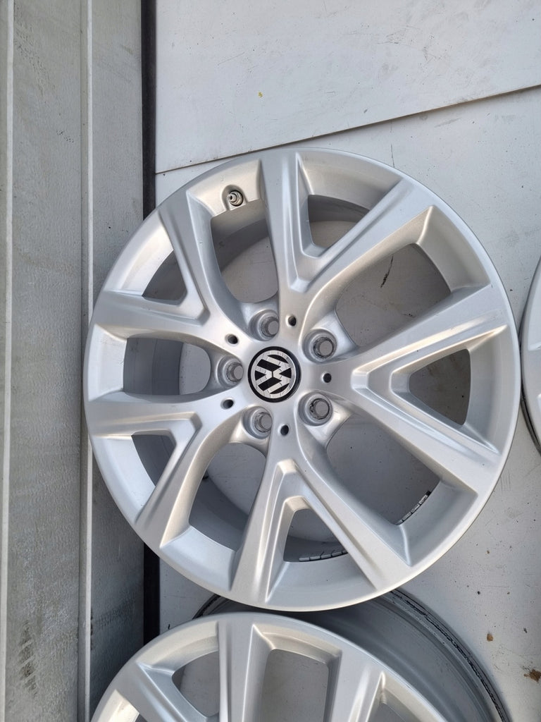 4x Alufelge 17 Zoll 6.5" 5x112 39ET 6856076 BMW 4 Passat B7 Golf VII Tiguan FEL7571005609rm
