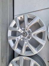 Load image into Gallery viewer, 4x Alufelge 17 Zoll 6.5" 5x112 39ET 6856076 BMW 4 Passat B7 Golf VII Tiguan FEL7571005609rm