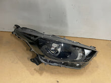 Laden Sie das Bild in den Galerie-Viewer, Frontscheinwerfer Toyota 4 Yaris K0-6EU Rechts Scheinwerfer Headlight