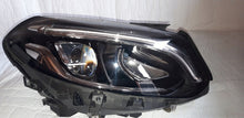 Laden Sie das Bild in den Galerie-Viewer, Frontscheinwerfer Mercedes-Benz W246 A2469067001 LED Rechts Headlight