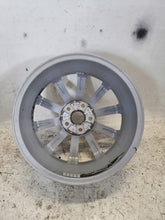 Laden Sie das Bild in den Galerie-Viewer, 1x Alufelge 17 Zoll 6.0" 5x112 48ET Glanz Silber 5G0601025K VW Rim Wheel FEL8662577700zj