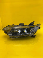 Laden Sie das Bild in den Galerie-Viewer, Frontscheinwerfer Mitsubishi Outlander III 8301D3-31 LED Links Headlight