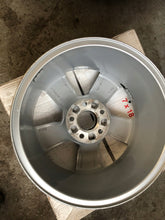 Load image into Gallery viewer, 1x Alufelge 16 Zoll 7.0&quot; 5x112 35ET Glanz Silber 8W0601025 Audi Rim Wheel