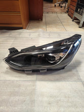 Load image into Gallery viewer, Frontscheinwerfer Ford Focus JX7B13E017AF Links Scheinwerfer Headlight SCH6887798381ch