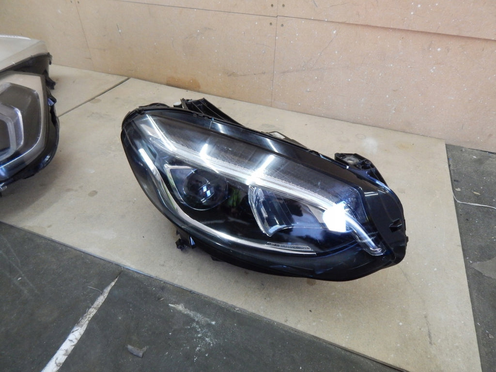 Frontscheinwerfer Mercedes-Benz W246 A2469067001 Rechts Scheinwerfer Headlight SCH8421156225jr