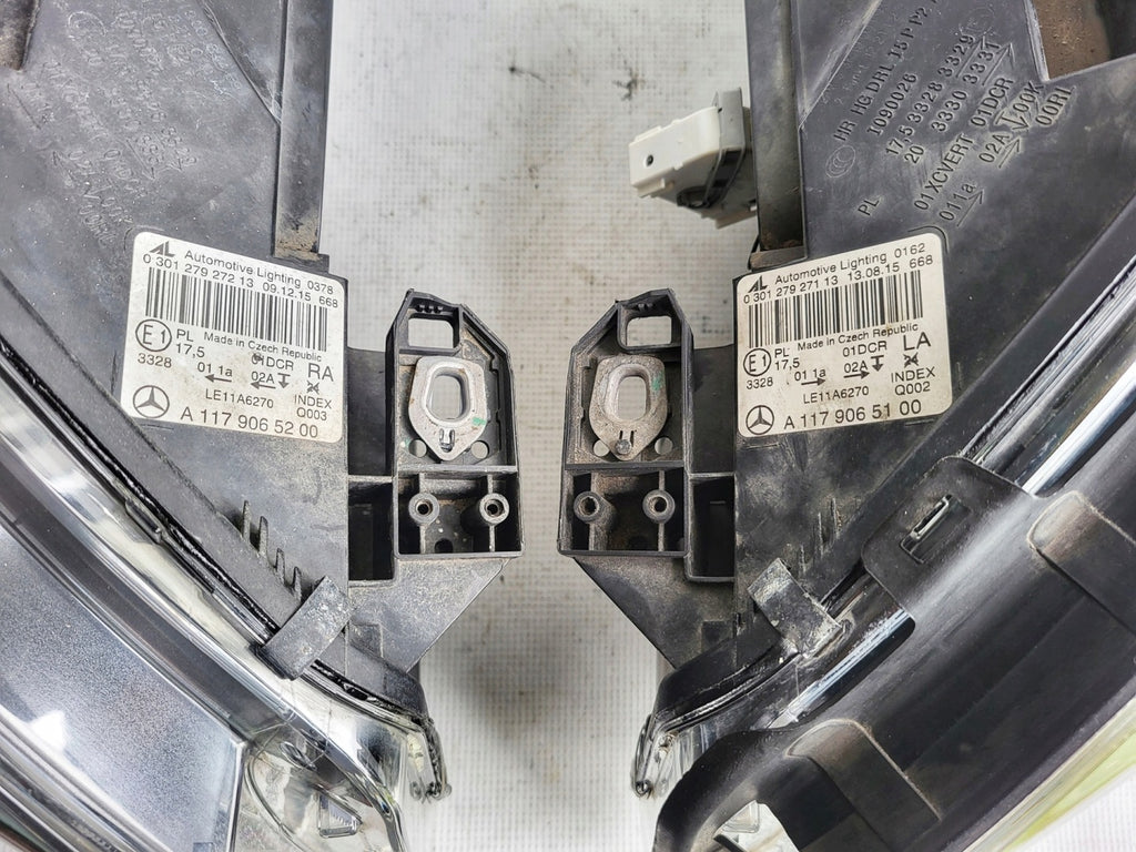 Frontscheinwerfer Mercedes-Benz Cla A1179065100 A1179065200 Xenon Ein Satz SCH4662009062ln