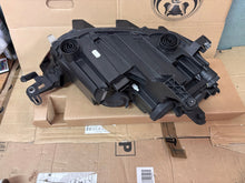 Laden Sie das Bild in den Galerie-Viewer, Frontscheinwerfer VW T-Roc BL276HV17L Links Scheinwerfer Headlight SCH4549044678ll