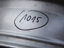 Laden Sie das Bild in den Galerie-Viewer, 1x Alufelge 16 Zoll 6.5&quot; 5x108 52ET Silber 30794838 Volvo V50 Rim Wheel