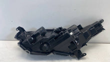 Laden Sie das Bild in den Galerie-Viewer, Frontscheinwerfer Toyota 4 Yaris Links Scheinwerfer Headlight SCH6113968767sj