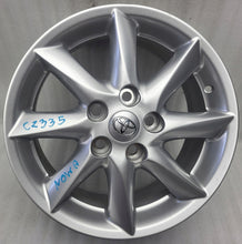 Load image into Gallery viewer, 1x Alufelge 16 Zoll 6.5" 5x114.3 45ET Glanz Silber PZ406-E067A-ZC Toyota Corolla FEL7075477066vq