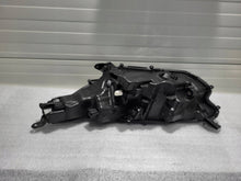 Laden Sie das Bild in den Galerie-Viewer, Frontscheinwerfer Toyota Yaris EUK08 Rechts Scheinwerfer Headlight SCH4933935521tk