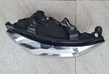 Laden Sie das Bild in den Galerie-Viewer, Frontscheinwerfer Audi A1 82A941004 Rechts Scheinwerfer Headlight SCH8915574401sr