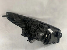 Laden Sie das Bild in den Galerie-Viewer, Frontscheinwerfer Opel Vivaro B 93867960 FALSE Scheinwerfer Headlight SCH2364766346ct