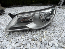 Laden Sie das Bild in den Galerie-Viewer, Frontscheinwerfer VW Tiguan Ein Stück (Rechts oder Links) Scheinwerfer Headlight