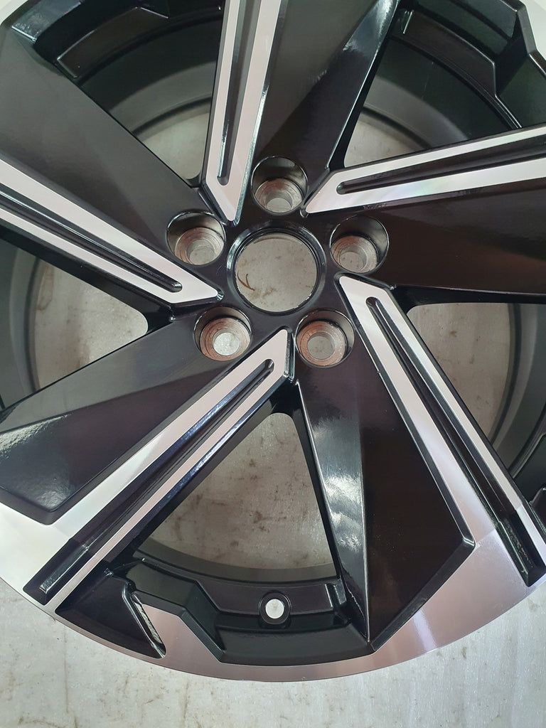 1x Alufelge 18 Zoll 7.0" 5x114.3 38ET Mitsubishi Outlander Eclipse Cross