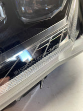 Laden Sie das Bild in den Galerie-Viewer, Frontscheinwerfer Skoda Superb I 3P1941015A Links Scheinwerfer Headlight SCH8977770020nu
