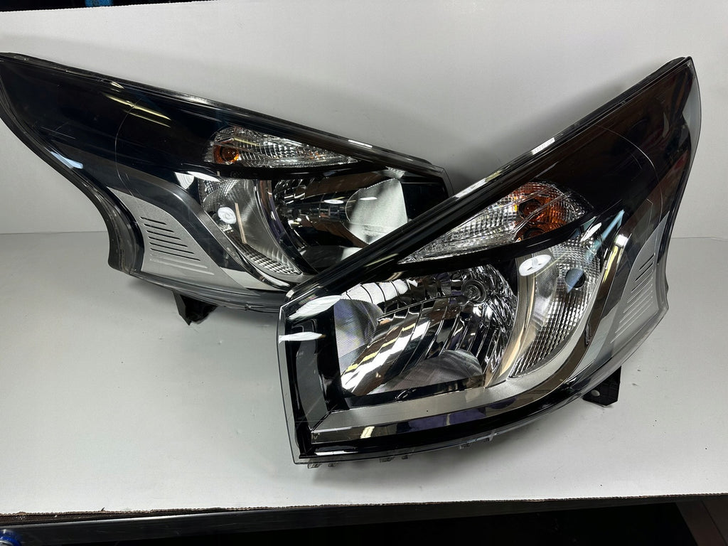 Frontscheinwerfer Renault Trafic III 260109424R LED Rechts oder Links