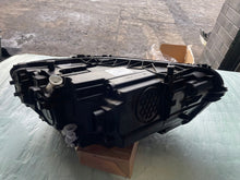 Laden Sie das Bild in den Galerie-Viewer, Frontscheinwerfer Mercedes-Benz Cla A1189061301 A1189061401 Rechts oder Links SCH5240777391su