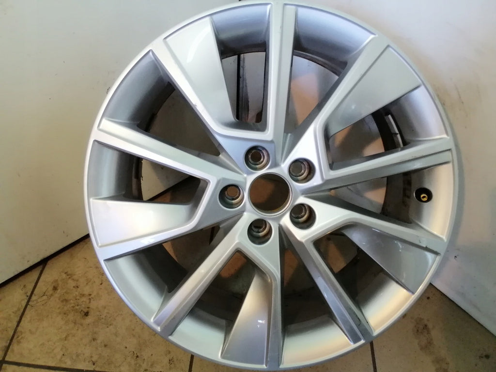 1x Alufelge 17 Zoll 6.5" 5x100 37ET 658601025C Skoda Scala Rim Wheel FEL3898939938ci