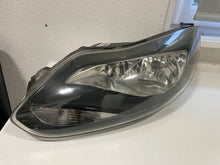 Laden Sie das Bild in den Galerie-Viewer, Frontscheinwerfer Ford Focus III BM51-13W030-CK Links Scheinwerfer Headlight