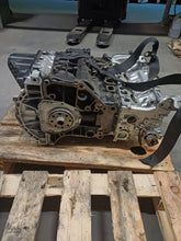Laden Sie das Bild in den Galerie-Viewer, Motor Audi A5 A4 CJEE CJED CJEB 1.8 TFSI 67TKm 2015 Benzin Engine Unkomplett