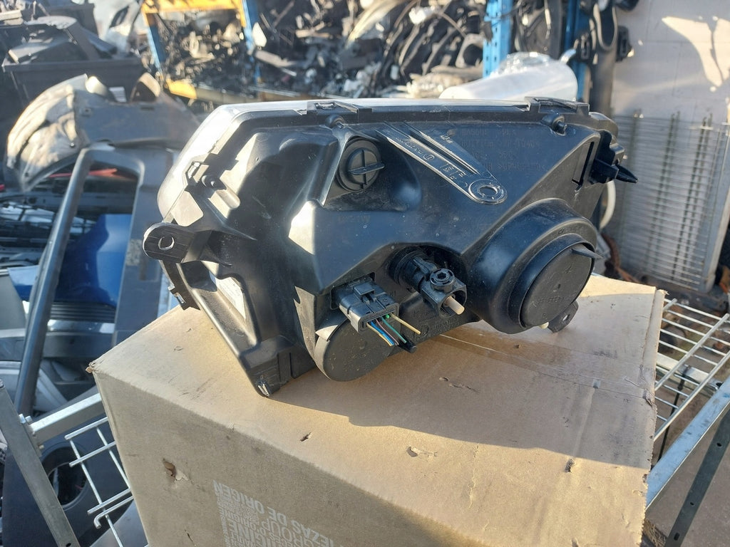 Frontscheinwerfer Dacia Duster 260107466R Rechts Scheinwerfer Headlight